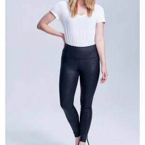 Faux Leather Seven Leggings